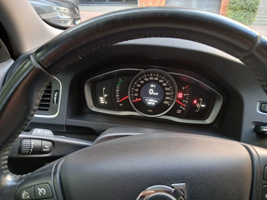 Volvo V60 - 12.500€