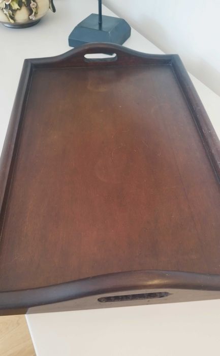 Tabuleiro vintage em madeira.
Grande tabuleiro.
Dimensões: 51,50x33cm