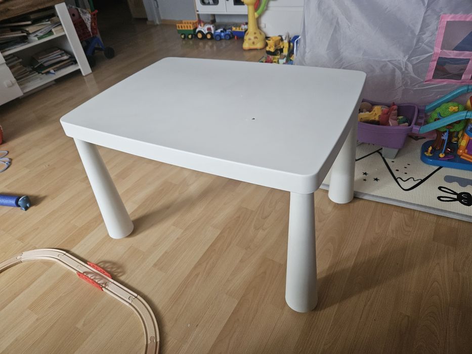 Bialy stolik ikea mamut mammut