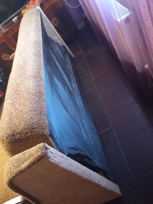 Продаю диван книжка