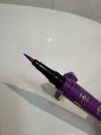 Wibo Oh My Both! Neonowy eyeliner w pisaku kolor 3 UV Violet Monster