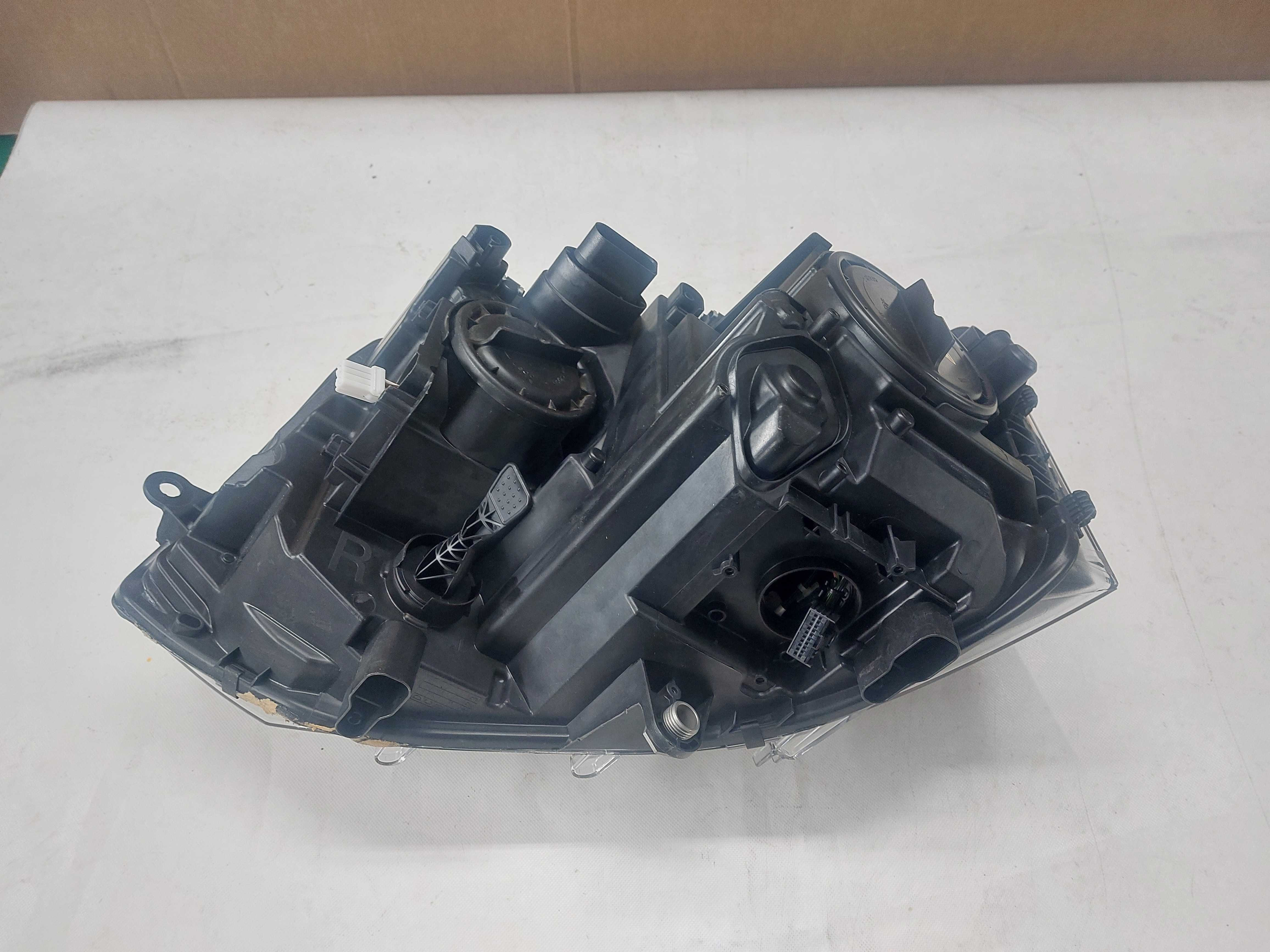 Reflektor lampa VW t5 lift Ksenon Xenon LED