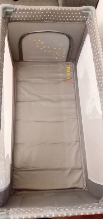 Conjunto com Cama de viagem para bebé+ colchão viscoelástico+ cobertur