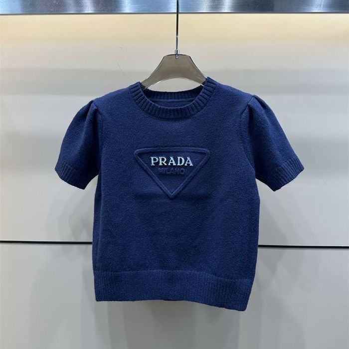 Кофтинка prada прада кофточка