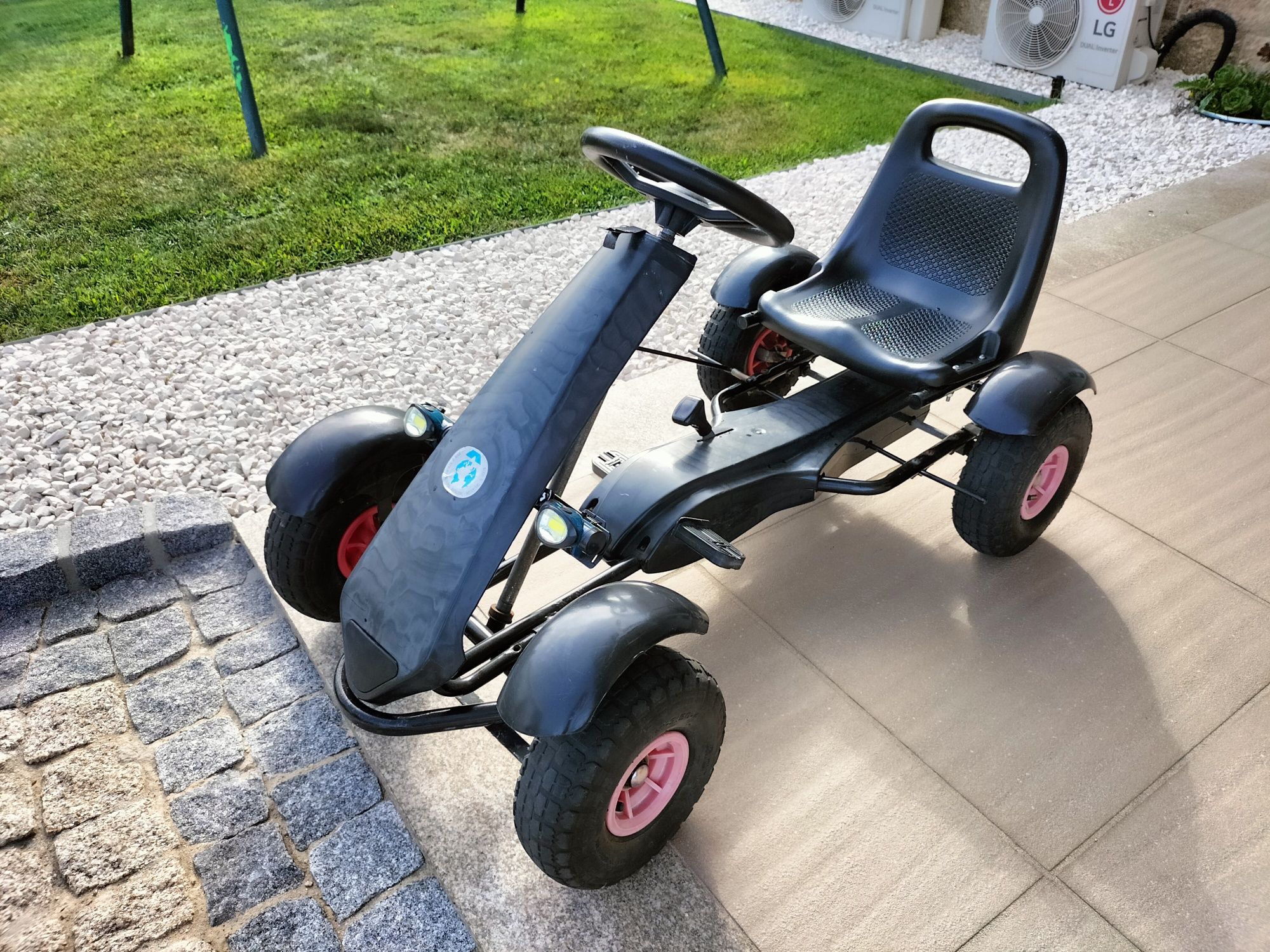 Karting pedais + Mota elétrica