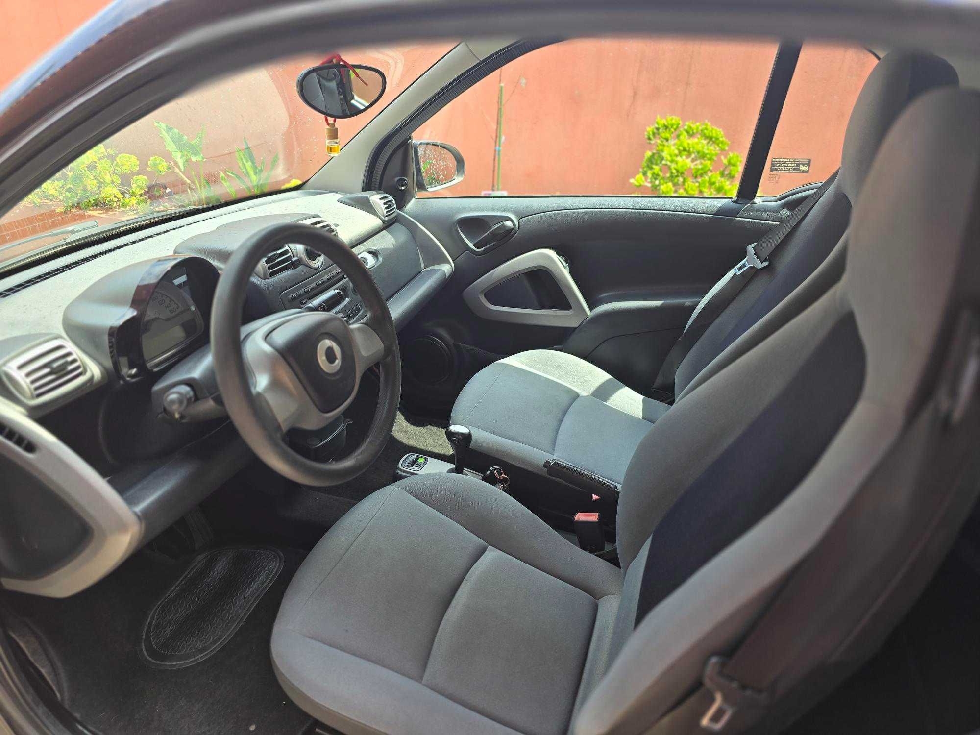 Vendo SMART FORTWO COUPÉ 2010 excelente estado