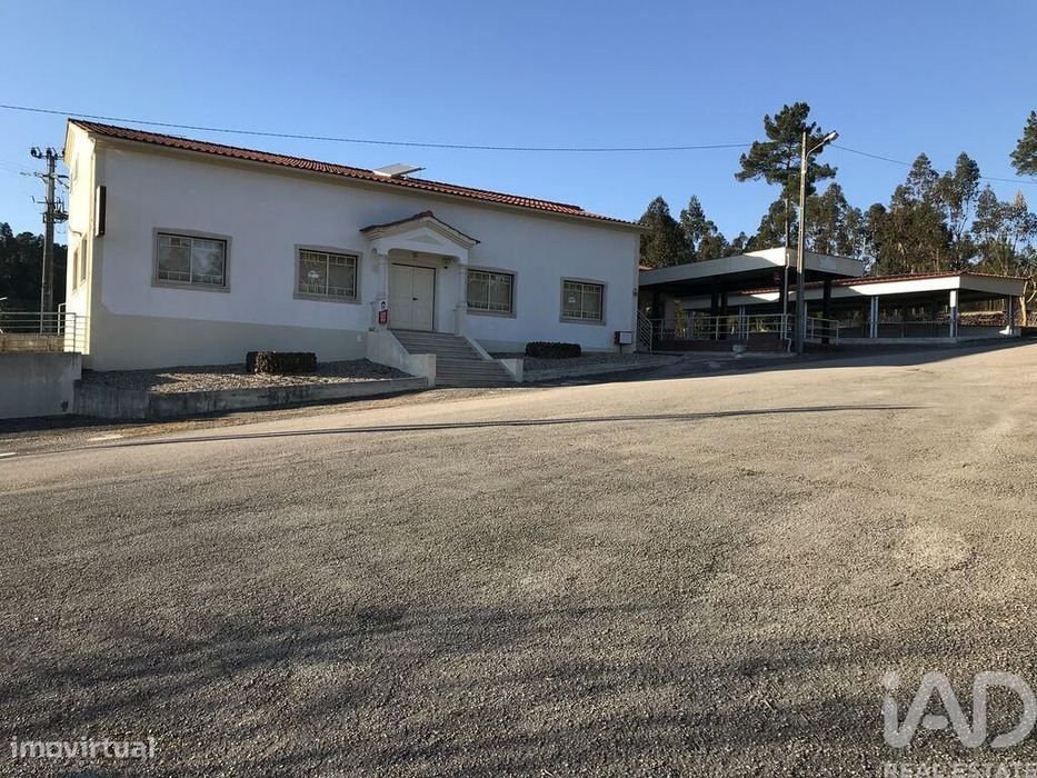 Restaurante em Rio de Couros e Casal dos Bernardos de 296,00 m2