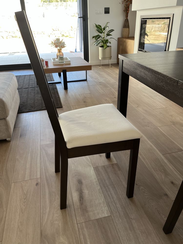 Mesa e cadeiras IKEA BJURSTA