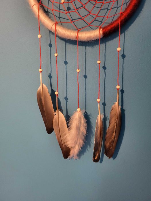 Biało-czerwony łapacz snów