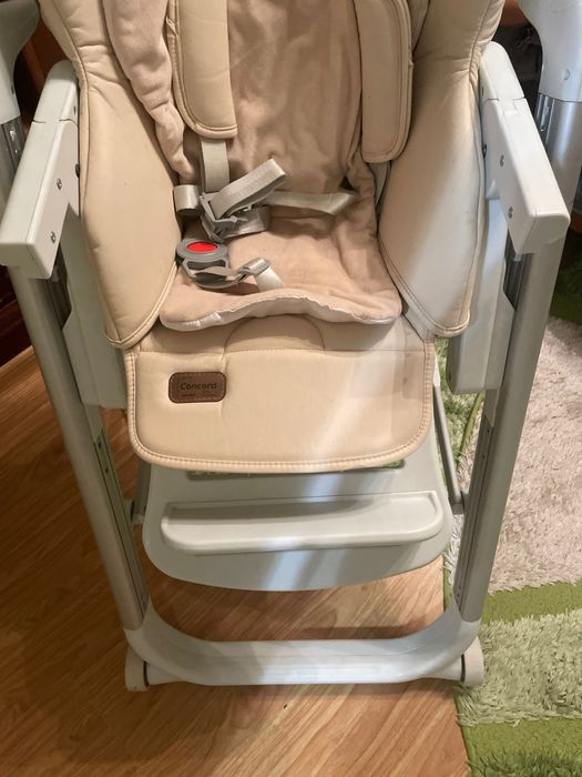 Крісло для годування Careello