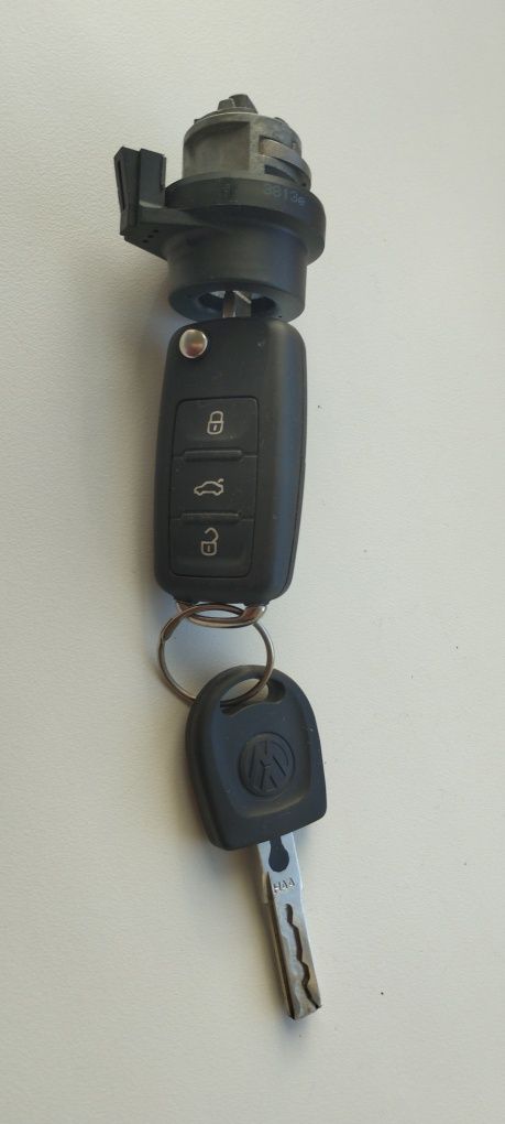 Ключі та серцевина WAG, 5K0837202AD