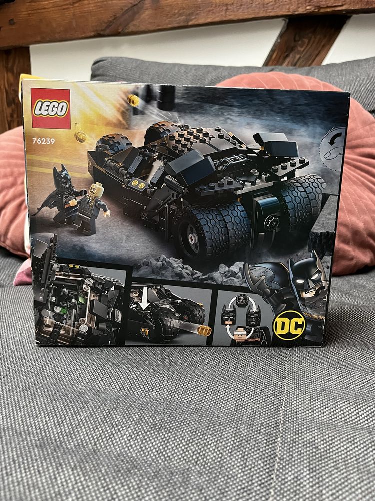 LEGO 76239 - Batman Tumbler: starcie ze Strachem na Wróble