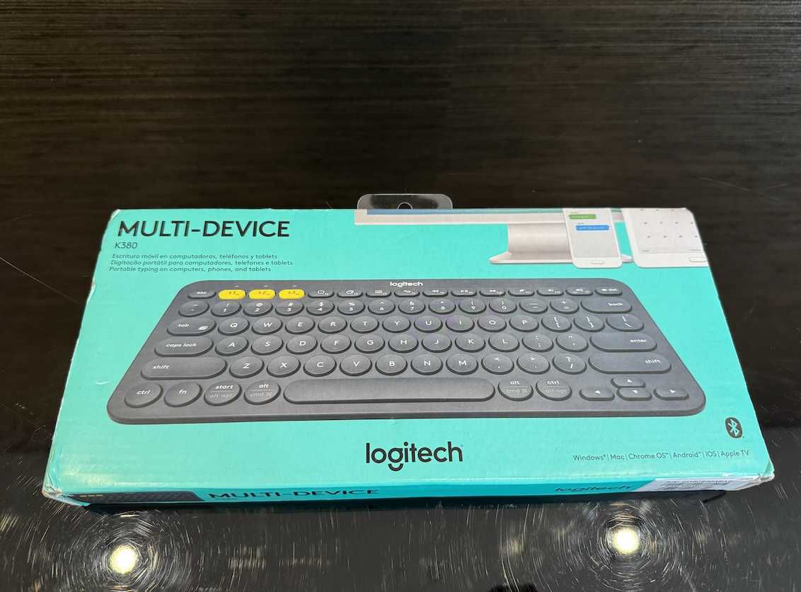 MACBOOK PRO 15-inch 250gb i7 RAM 16GB TOUCH BAR + Teclado
