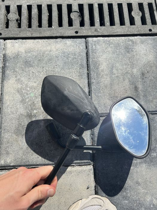 Зеркала Suzuki 2022 року