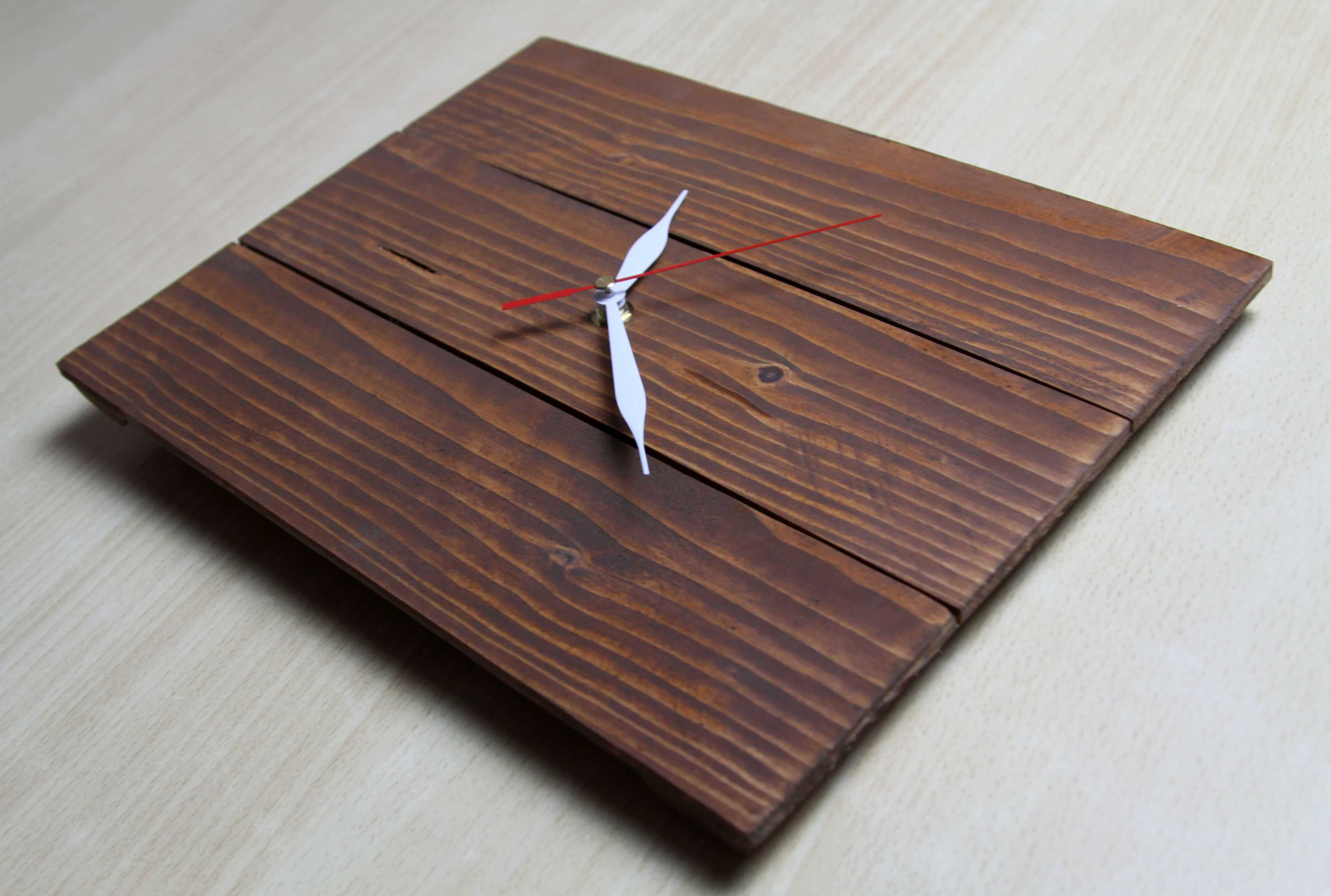 Unikatowy drewniany zegar handmade z drewna świerkowego