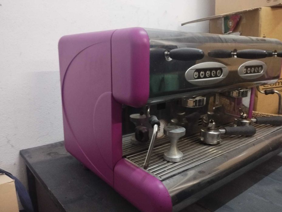 Máquina de Café Profissional La San Marco 85E – 2 Grupos