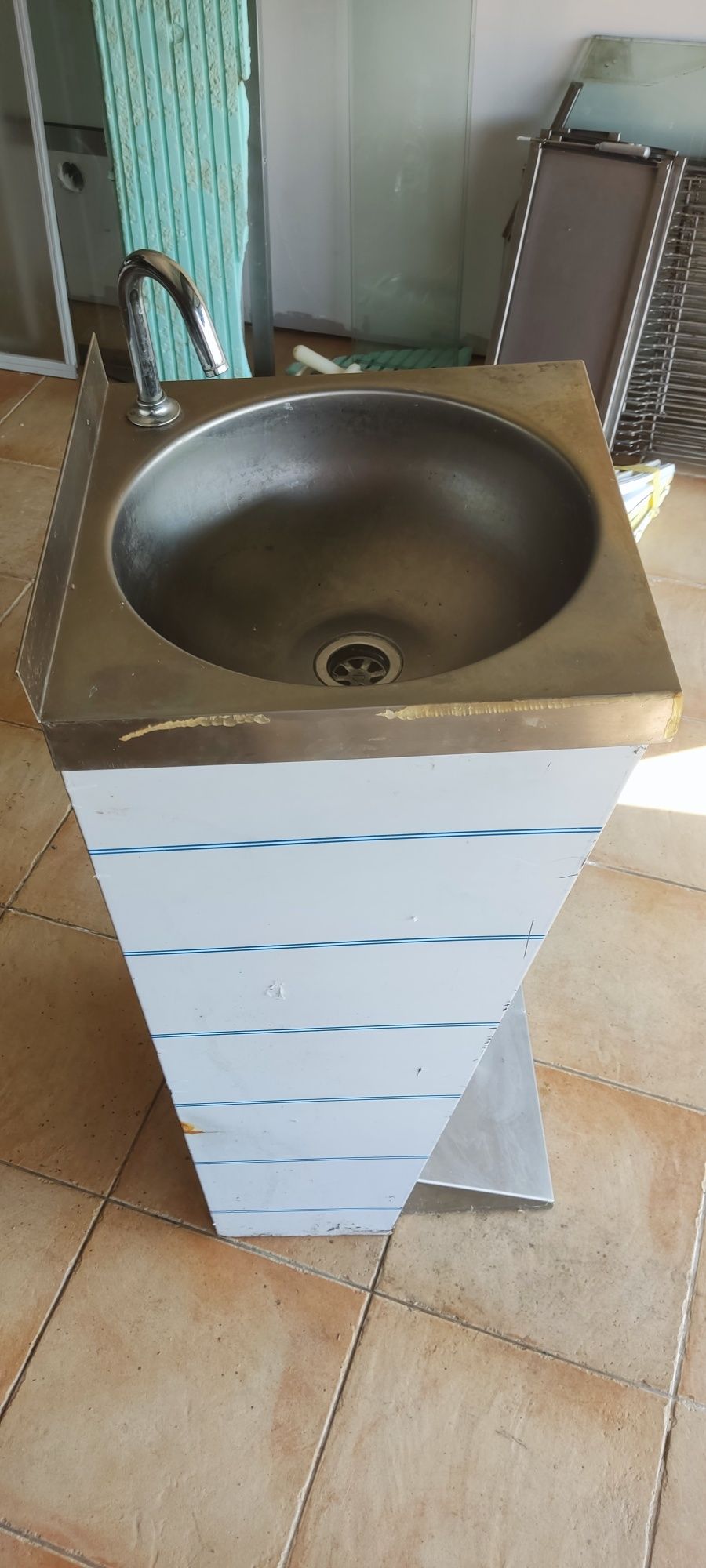 Lavatório ou pio de inox