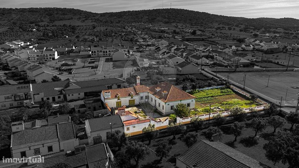 Moradia T5 para venda