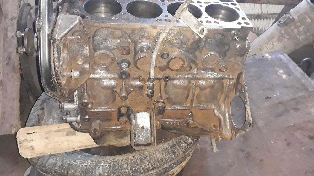 Продам блок циліндрів мазда е2200 2.2d