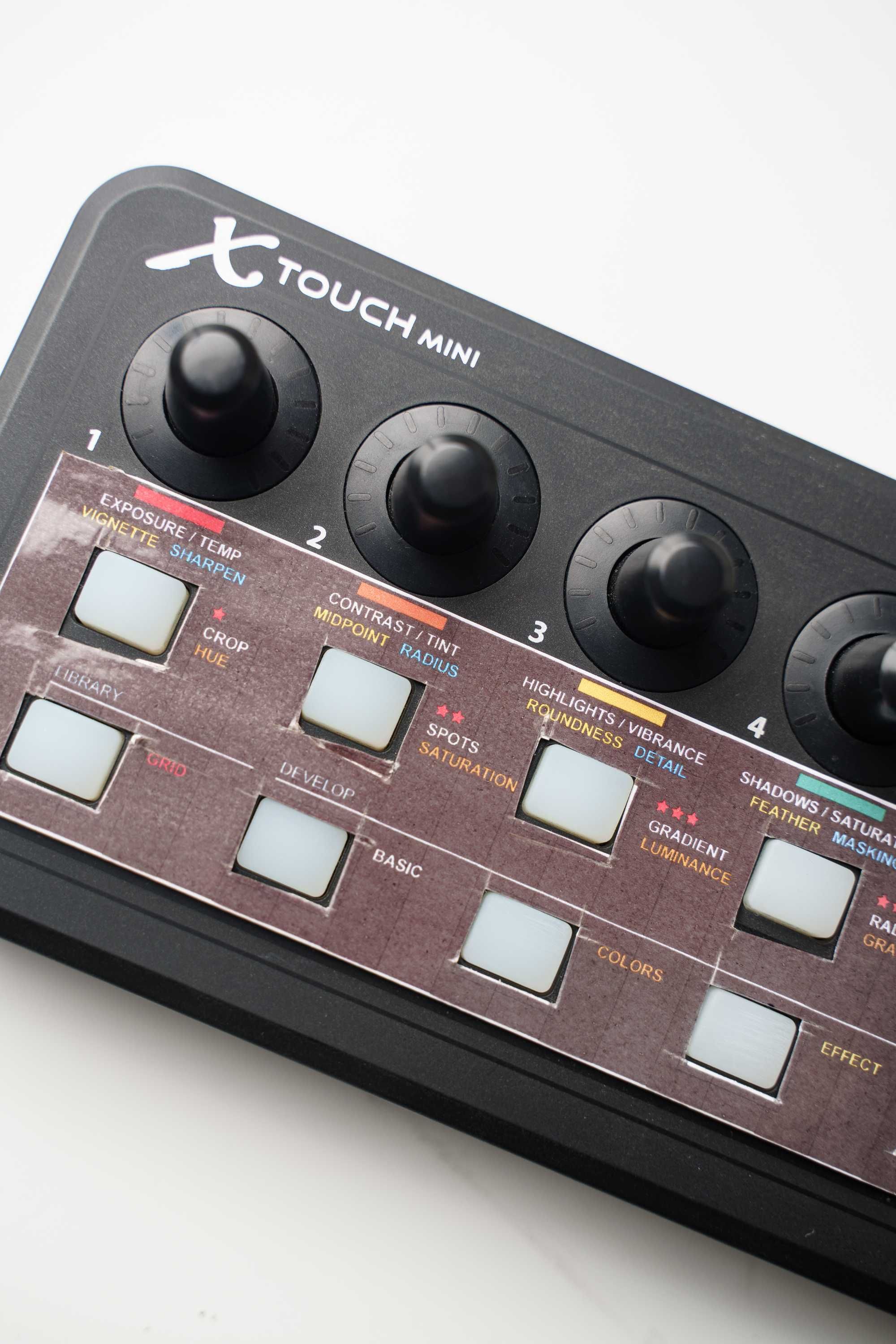 Behringer X Touch Mini - Controlador USB universal / Loupedeck