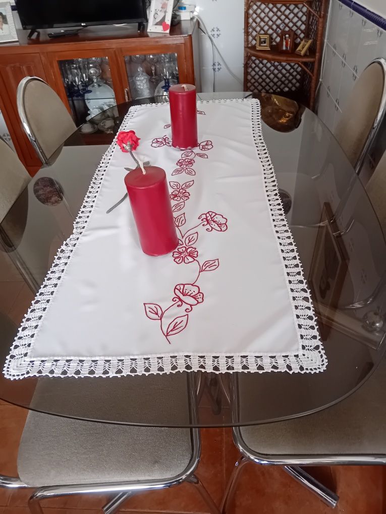 Mesa vidro e cadeiras