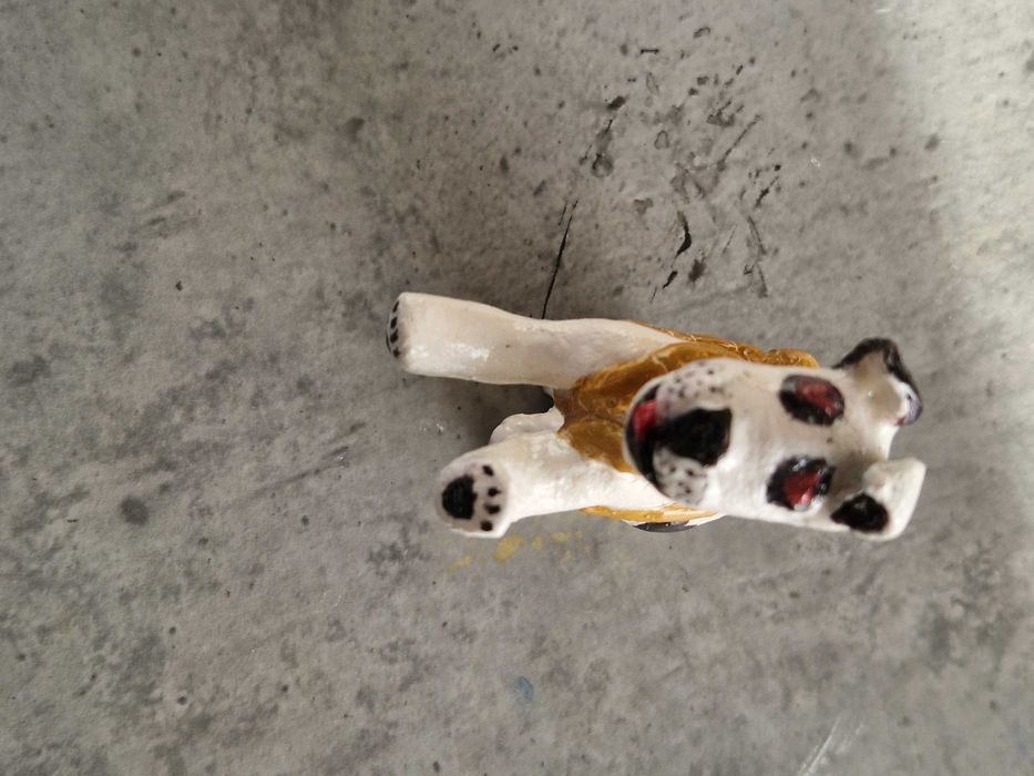 Figura de cão apaixonado