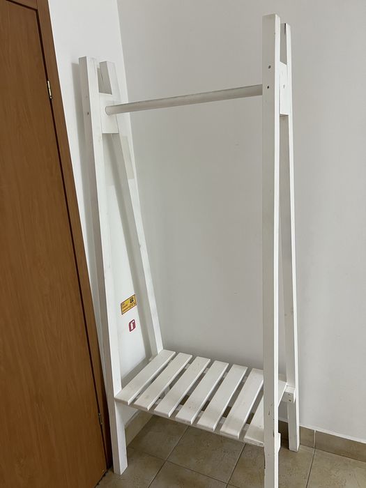 Вішалка для одягу