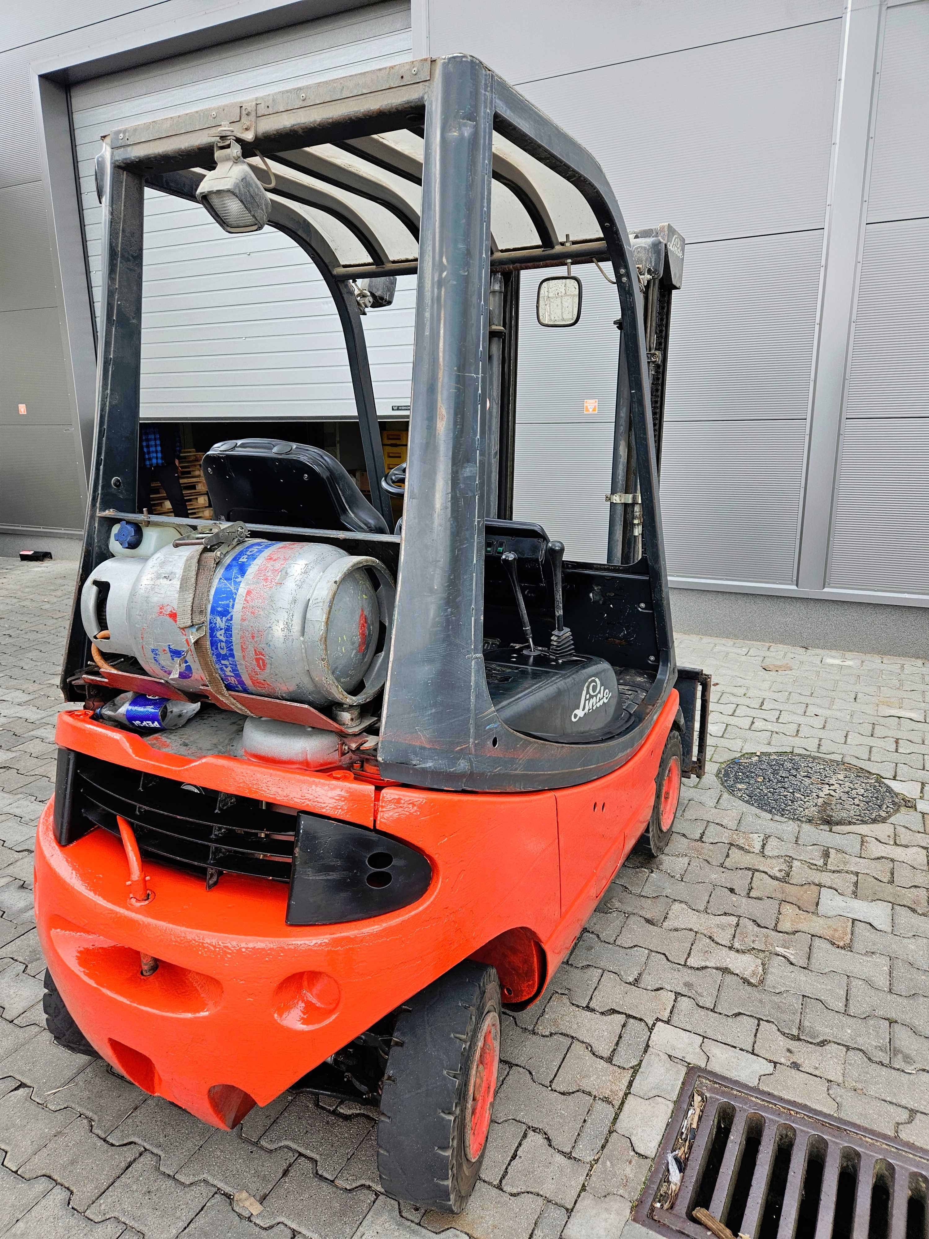 Wózek  widłowy  LINDE  H16T-03