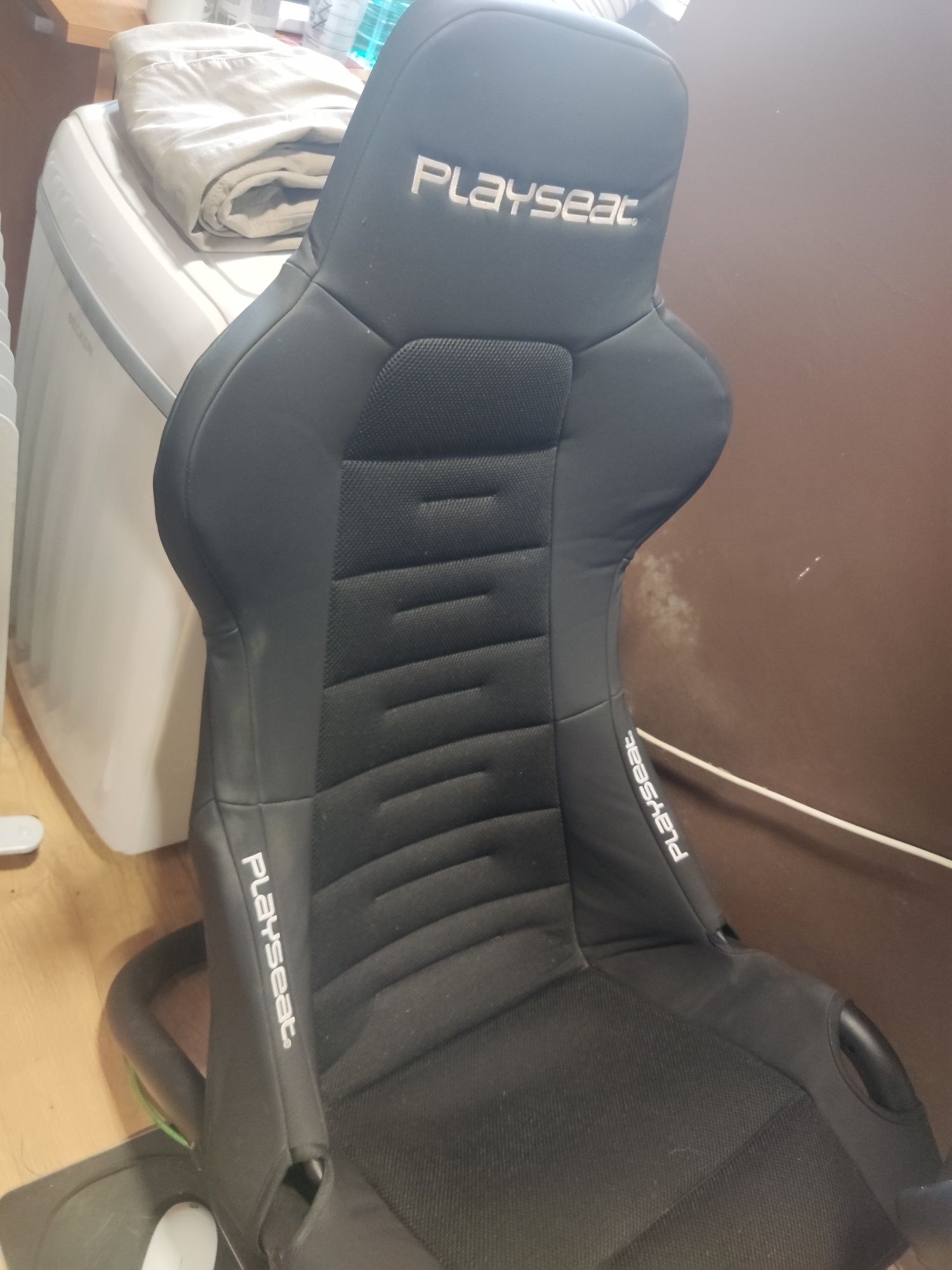 Vendo cockpit Playseat Trophy