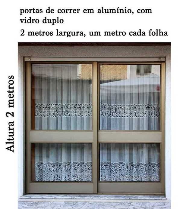 Porta de Correr de Duas Folhas em Alumínio e Vidro Duplo