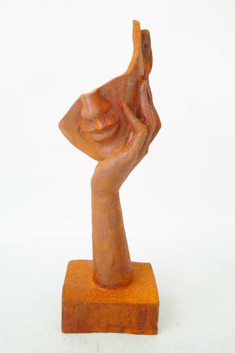 Stara żeliwna figura twarz dłoń kobieta maska abstrakcja 2