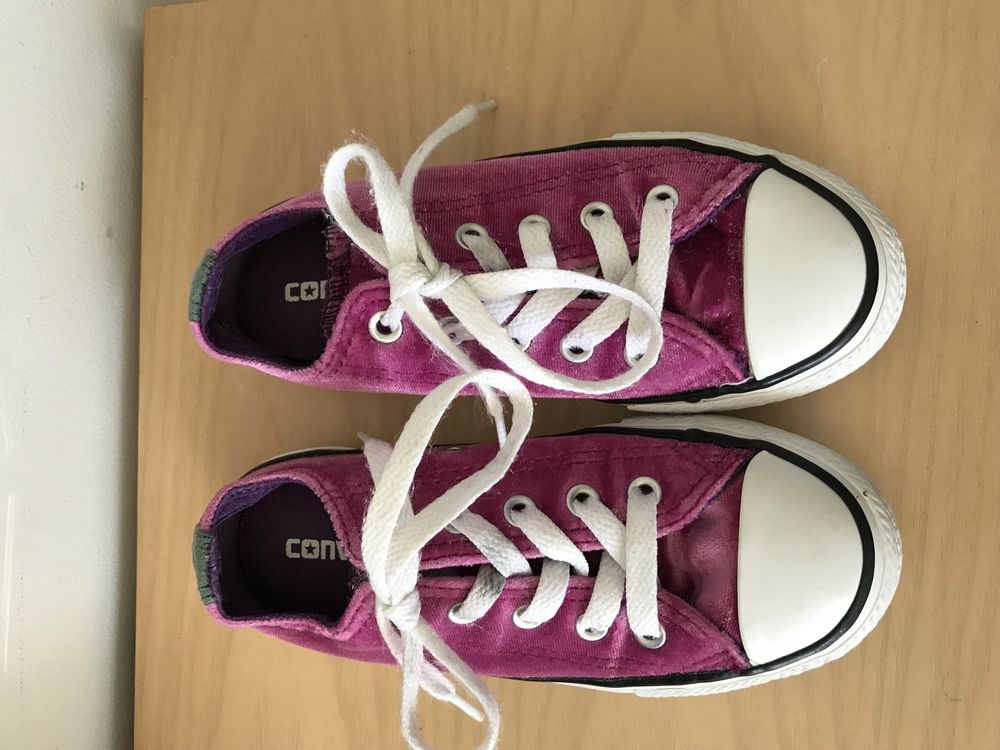 Welurowe różowe trampki Converse 29