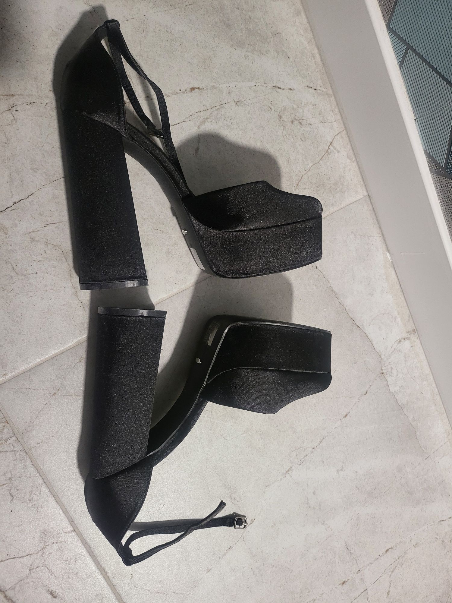 Buty na slupku obcasie czarne eleganckie platforma Deezee rozmiar 40