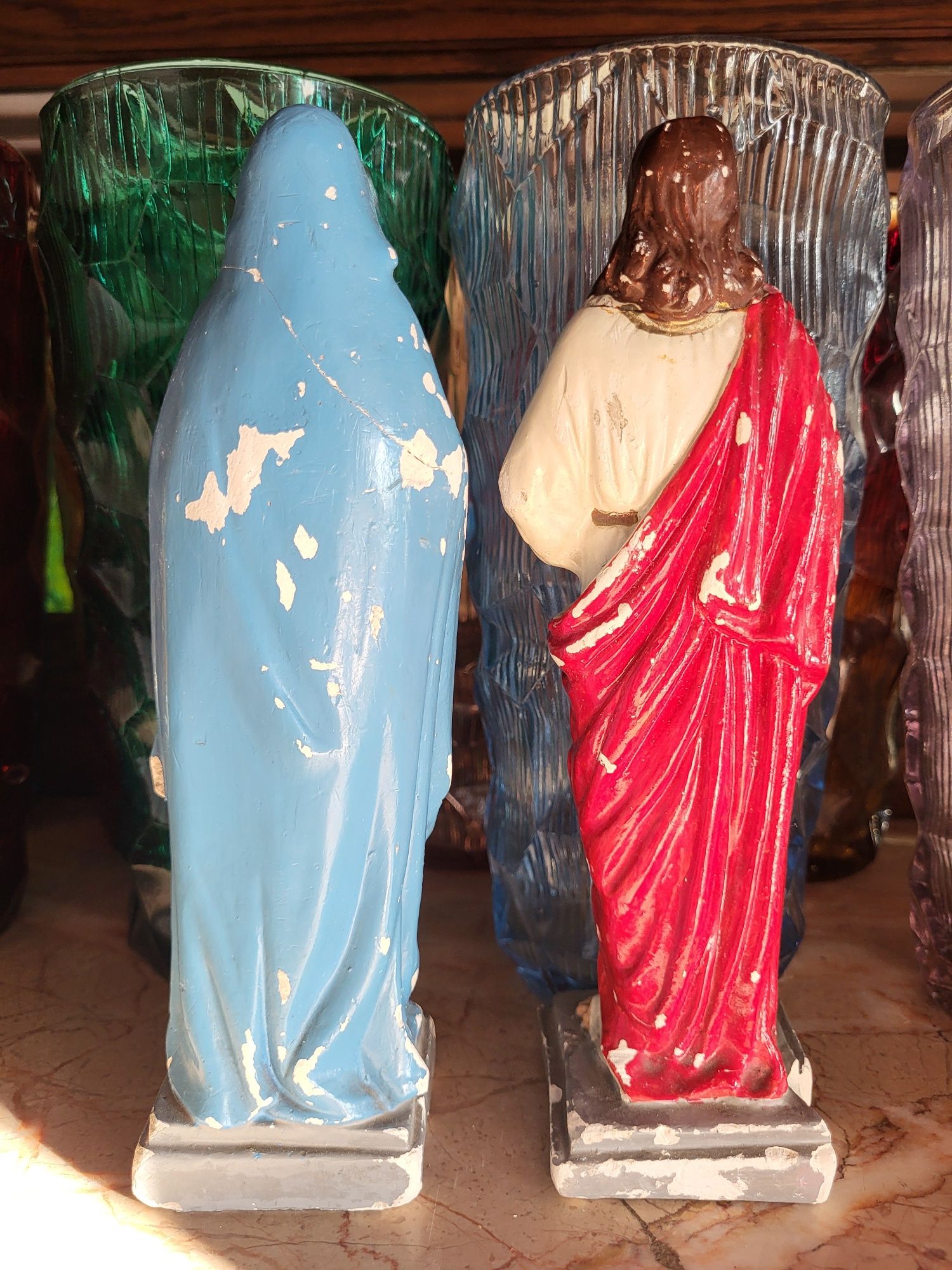 Stare gipsowe figurki Jezus i Maryja