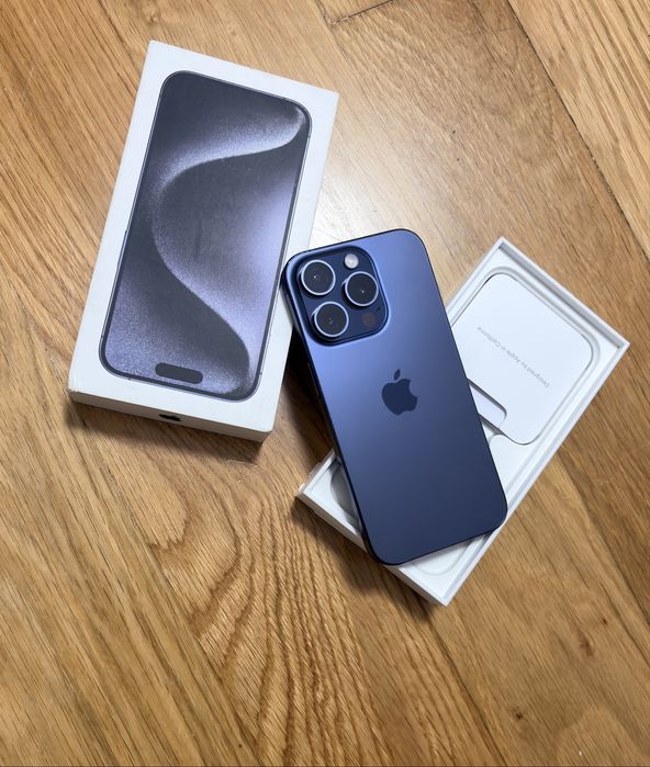 I phone 15 pro 256 GB (-)