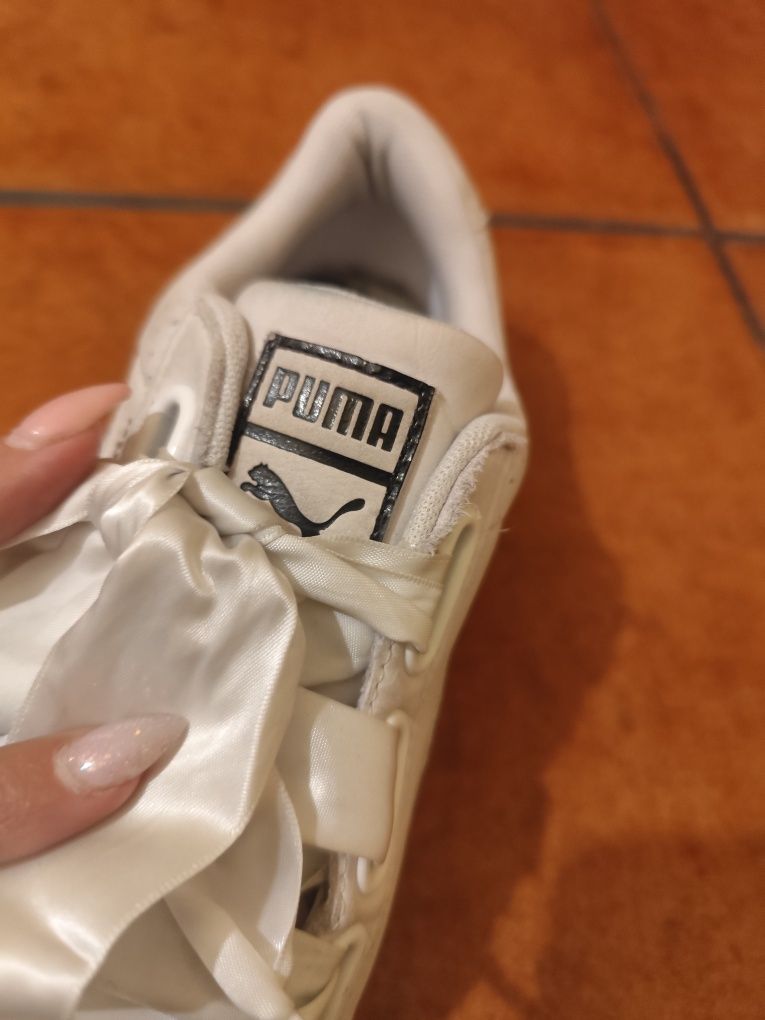 Sapatilhas brancas puma