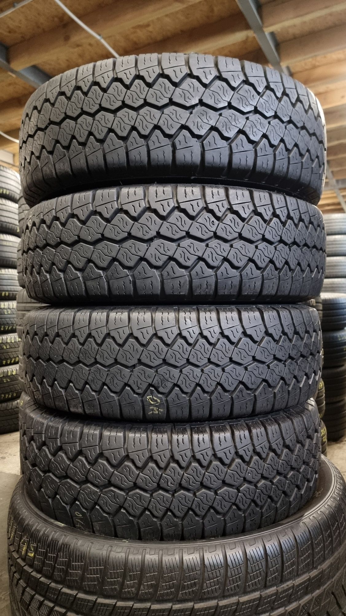 Шини M+S 215хR14c Firestone CVW3000 / 4 ШТ 8.3-8.5мм Протектор