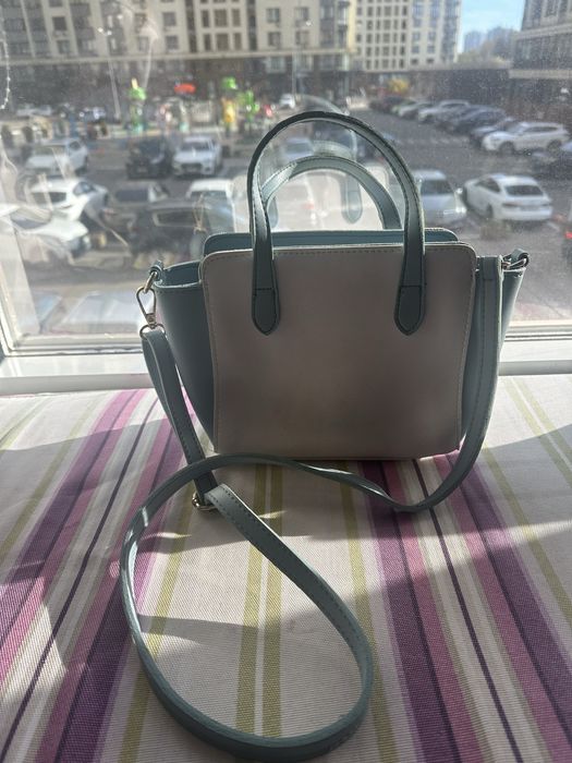 Біло-синя жіноча сумка