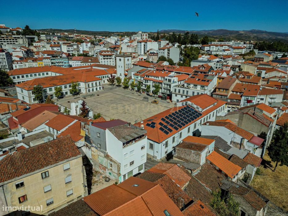 Prédio T4 Centro Histórico Bragança - 249.000€