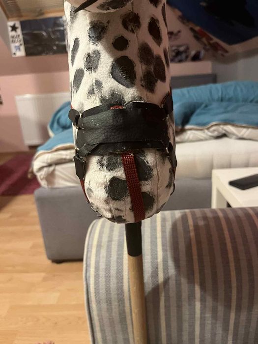 Hobby horse Konik w kropki a3 z kijem oraz akcesoriami

Nazwa: Konik w