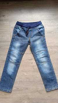 Spodnie jeansy dla chłopca rozmiar 122/128