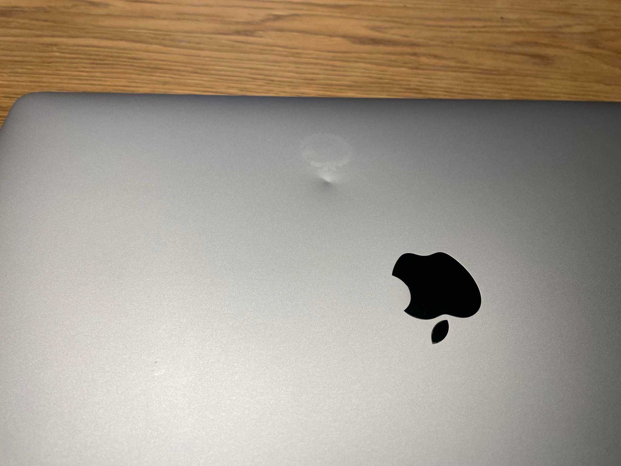 MacBook Pro 17, Intel 2.7GHz, 32GB DDR4, 500Gb HDD