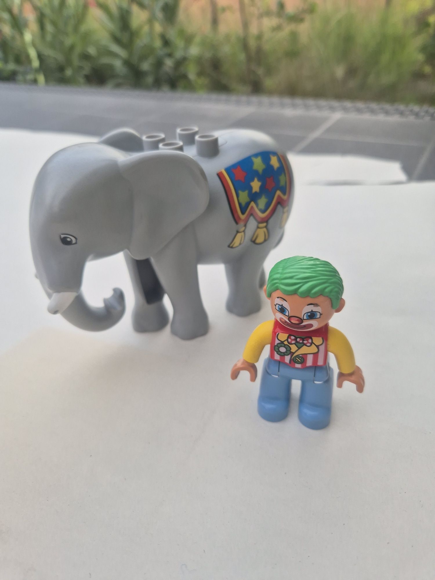 LEGO Duplo Safari Zoo + cyrkowy słoń i klaun – zwierzęta, pojazdy, lud