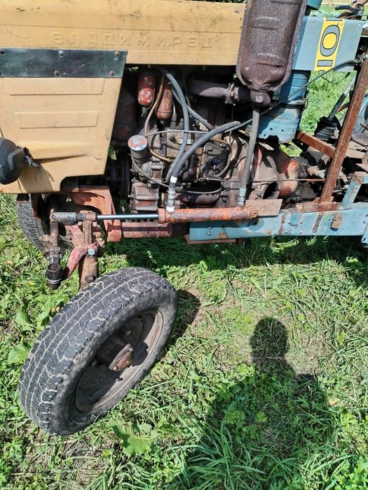 продам трактор на ходу