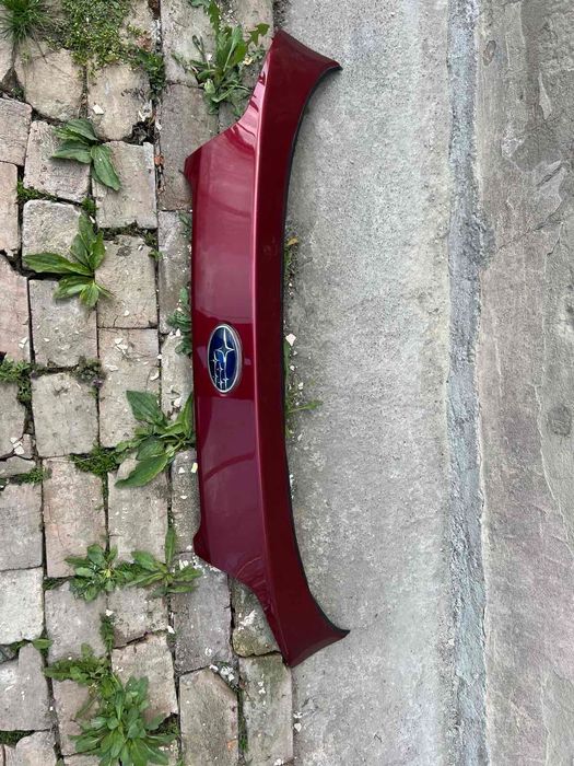 Накладка двери багажника Subaru Outback 15-19 с эмблемой