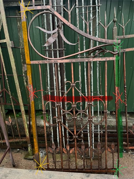 Металеві ковані ворота з хвірткою