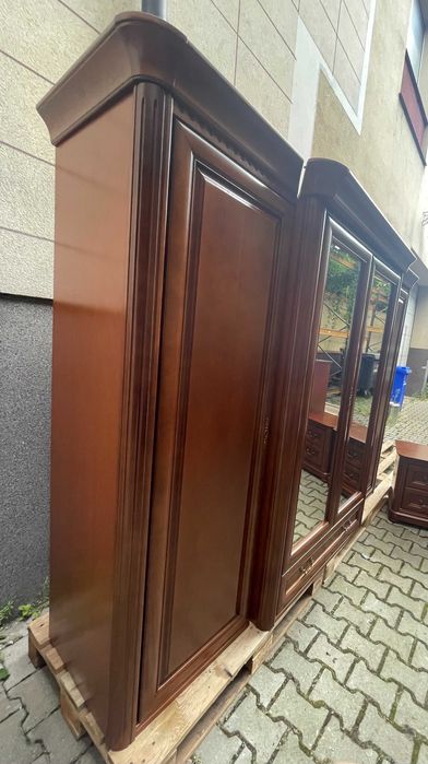 ->ZESTAW-GOTOWY DO WSTAWIENIA:Meble sypialniane robione na zamówienie.