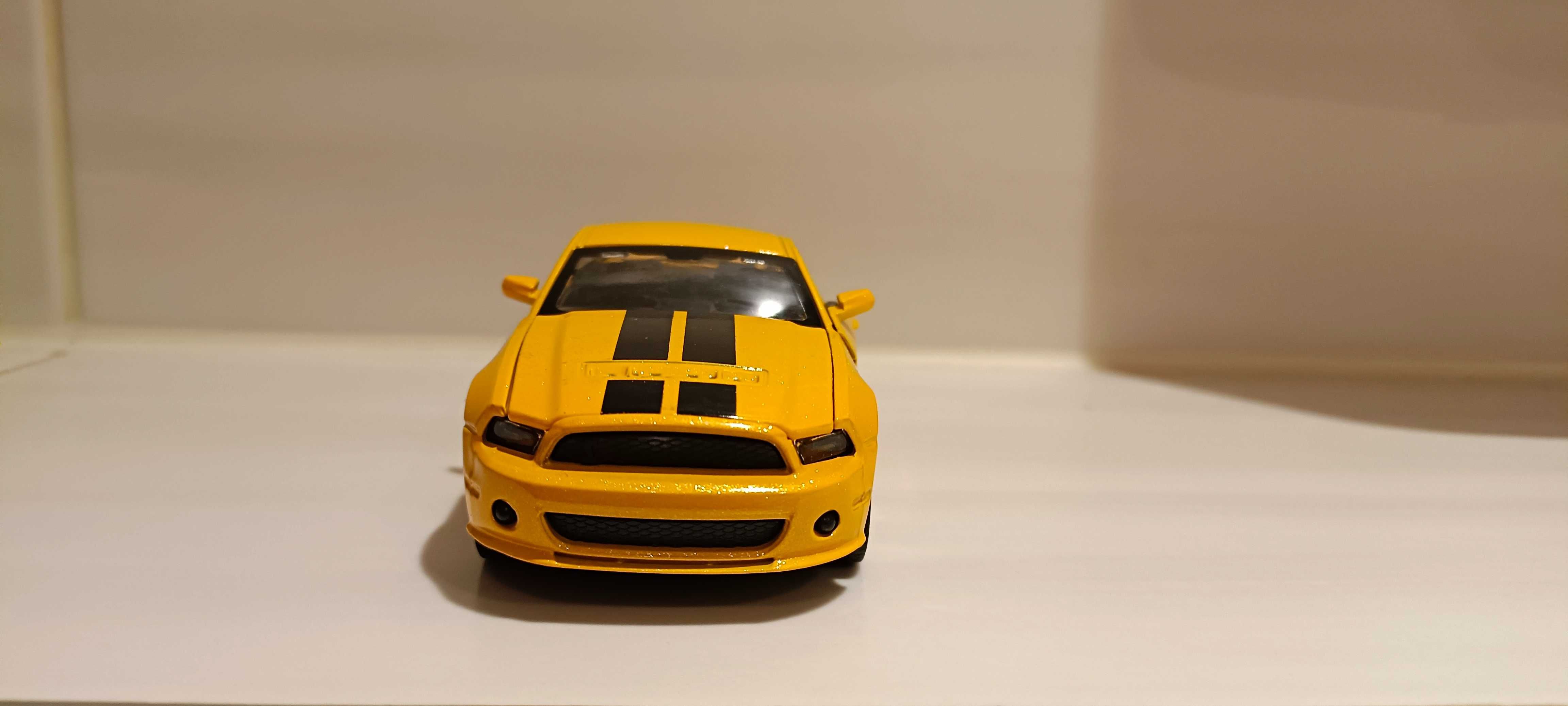 Ford Mustang GT skala 1:36