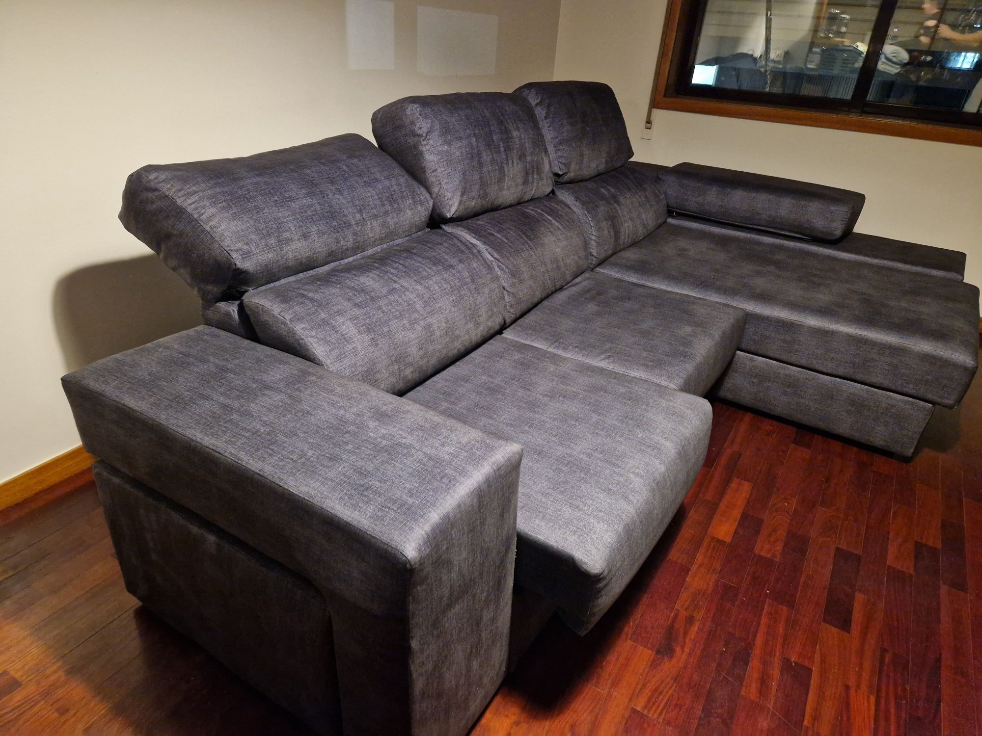 Sofa de 3 lugares com chaise long