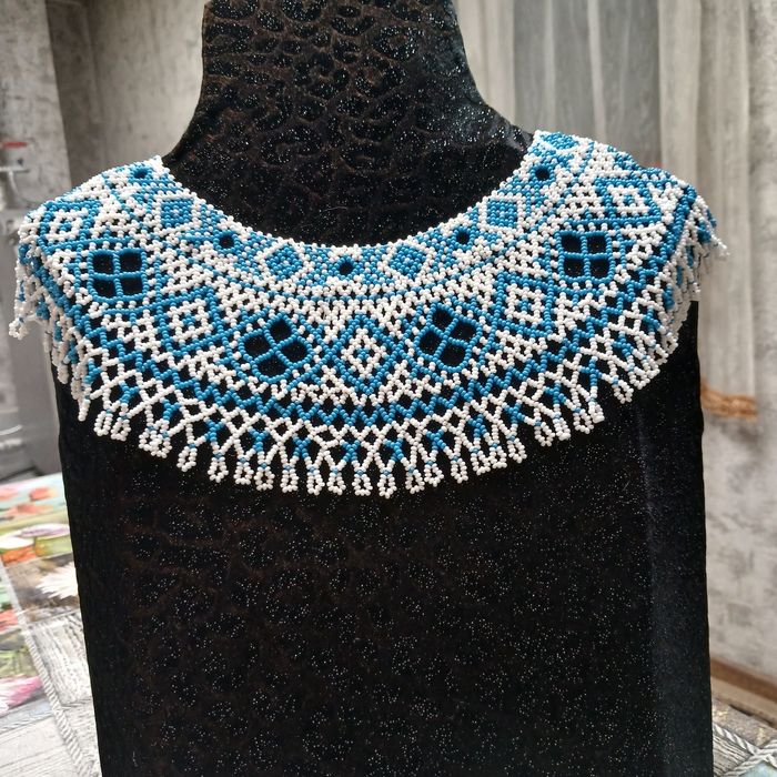 Шийна прикраса-аксесуар